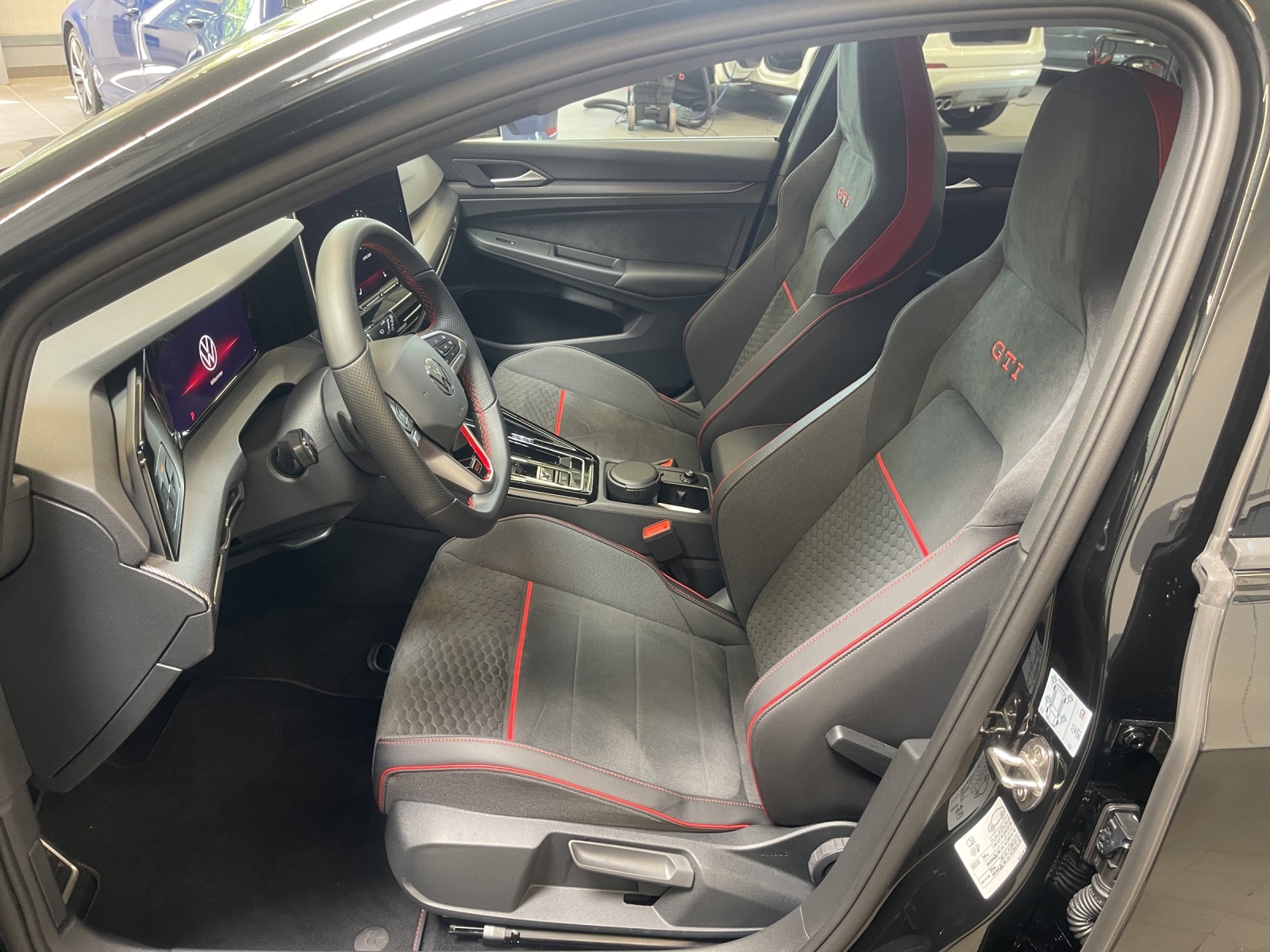 Golf VIII 2.0 TSI DSG GTI Clubsport IQ-Light DCC Navi Alu-19Zoll