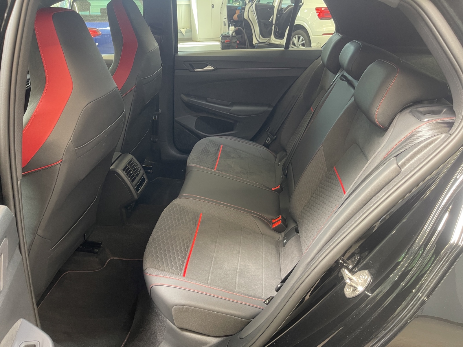Golf VIII 2.0 TSI DSG GTI Clubsport IQ-Light DCC Navi Alu-19Zoll