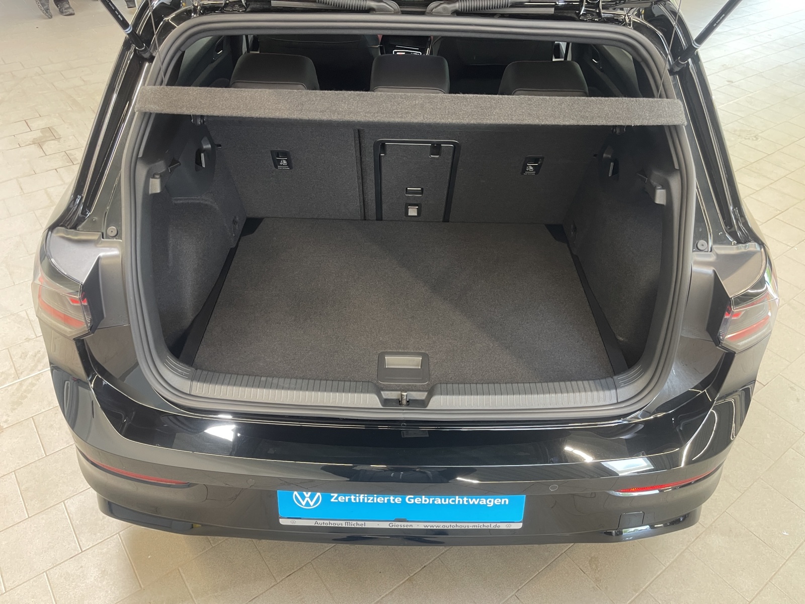 Golf VIII 2.0 TSI DSG GTI Clubsport IQ-Light DCC Navi Alu-19Zoll