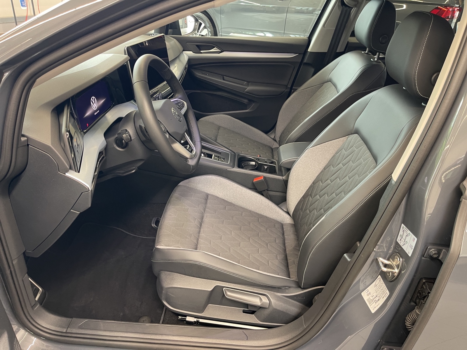 Golf VIII 2.0 TDI DSG Goal LED-Plus TravelAssist Navi AHK