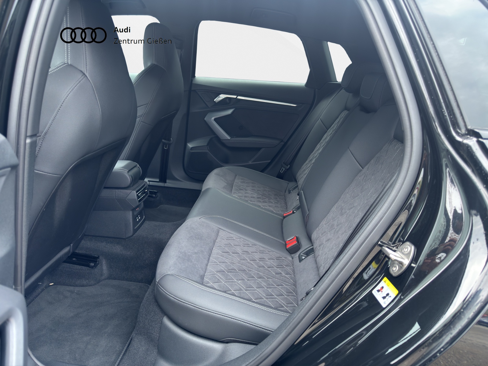 A3 Sportback 35 TDI S line Black AHK Assistenzpaket Navi LED