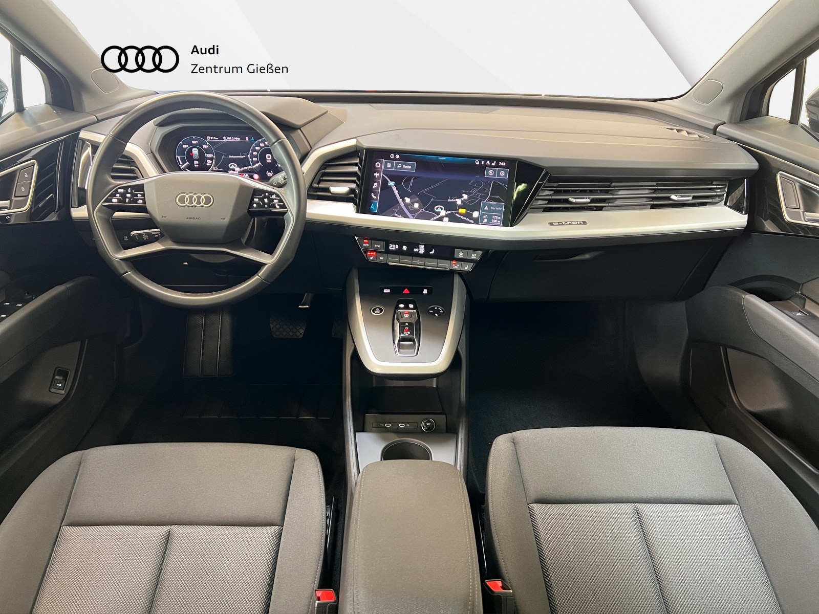 Q4 e-tron Sportback 40 basis MATRIX Pano Navi Plus