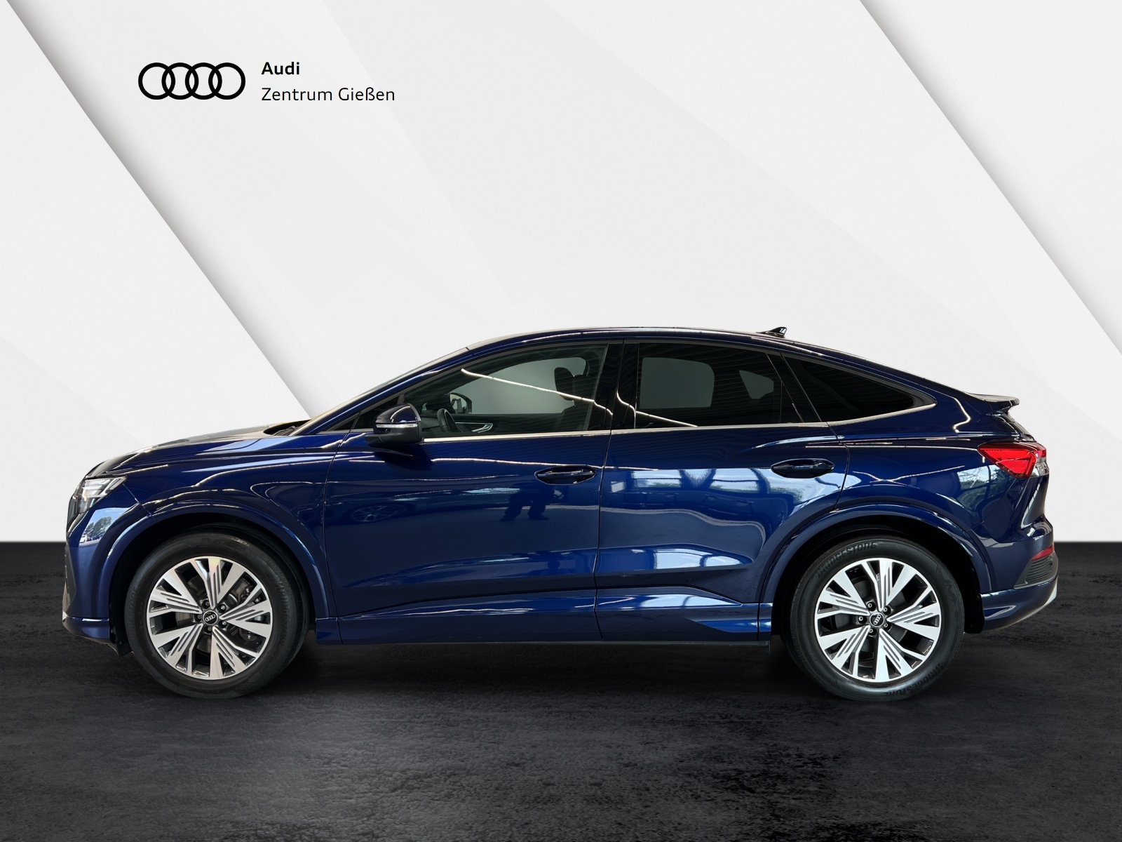 Q4 e-tron Sportback 40 basis MATRIX Pano Navi Plus