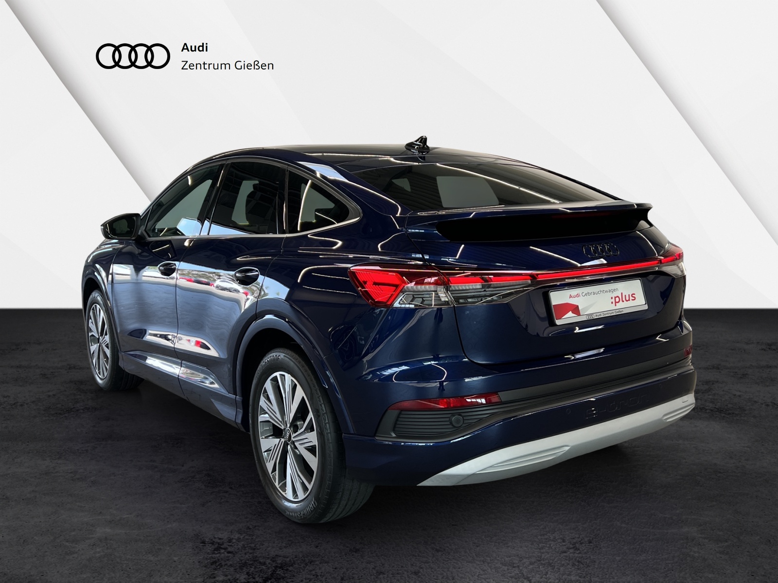 Q4 e-tron Sportback 40 basis MATRIX Pano Navi Plus