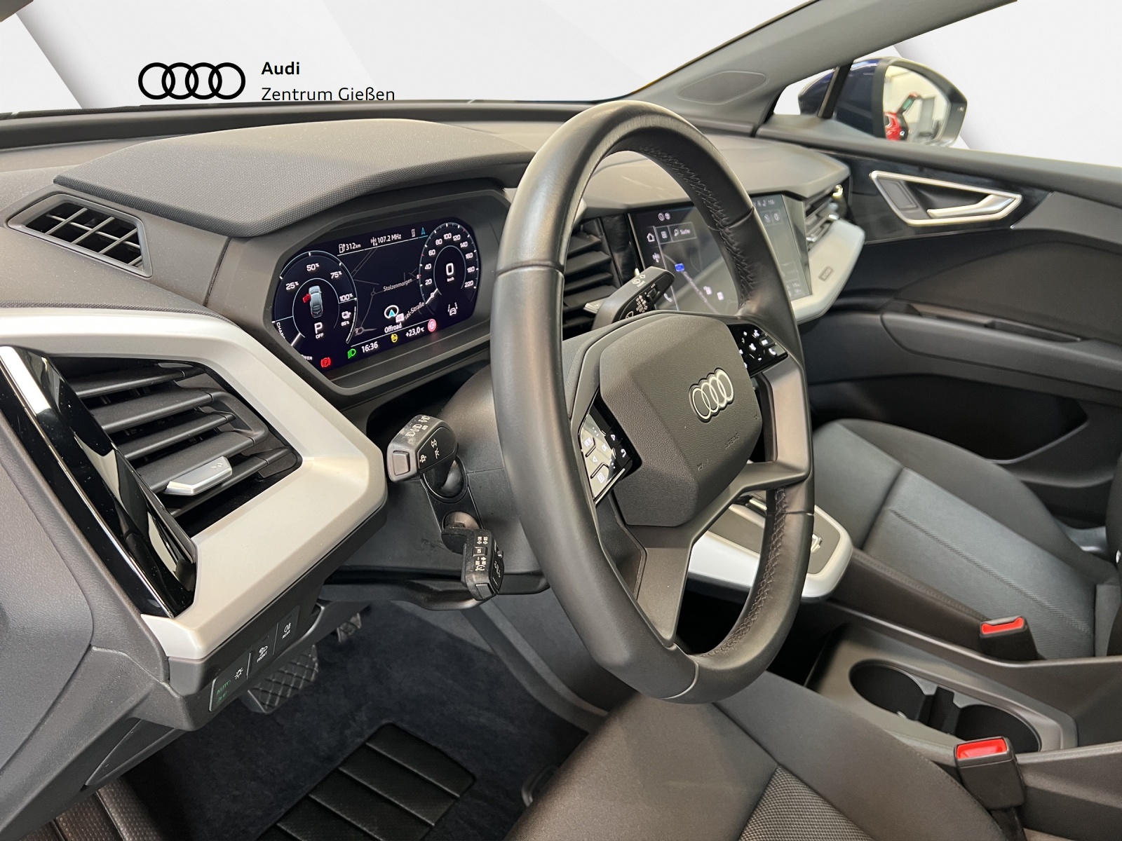Q4 e-tron Sportback 40 basis MATRIX Pano Navi Plus
