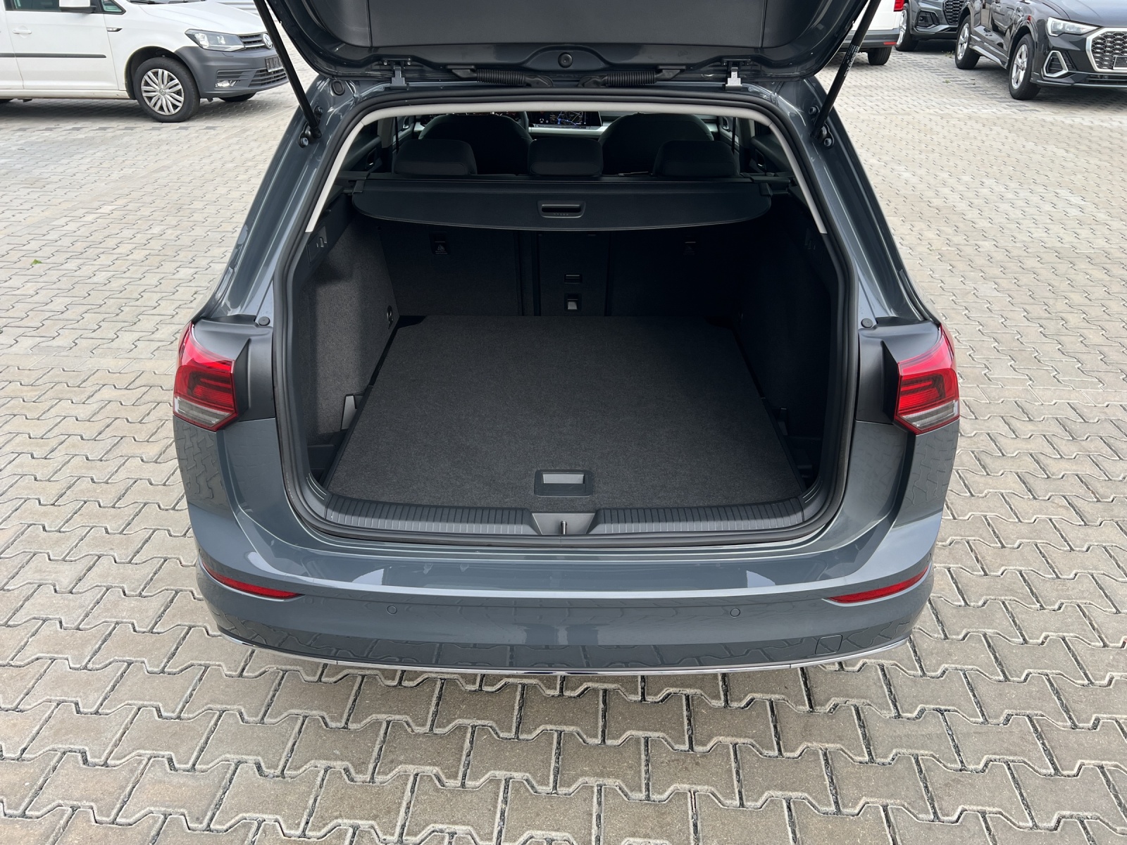 Golf VIII Variant 2.0 TDI DSG Move ACC LED-Plus Navi AHK Rückkamera