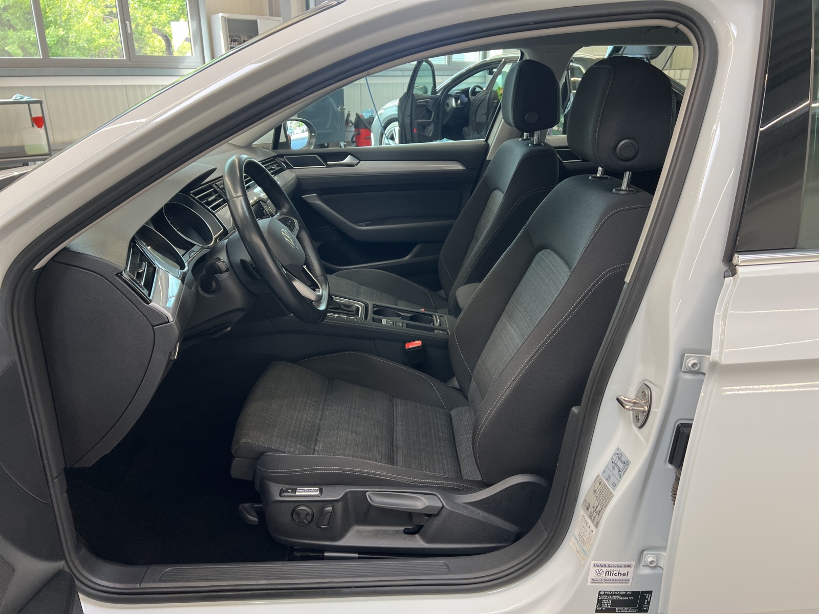 Passat Variant 2.0 TDI DSG Business LED TravelAssist Navi Rückkamera