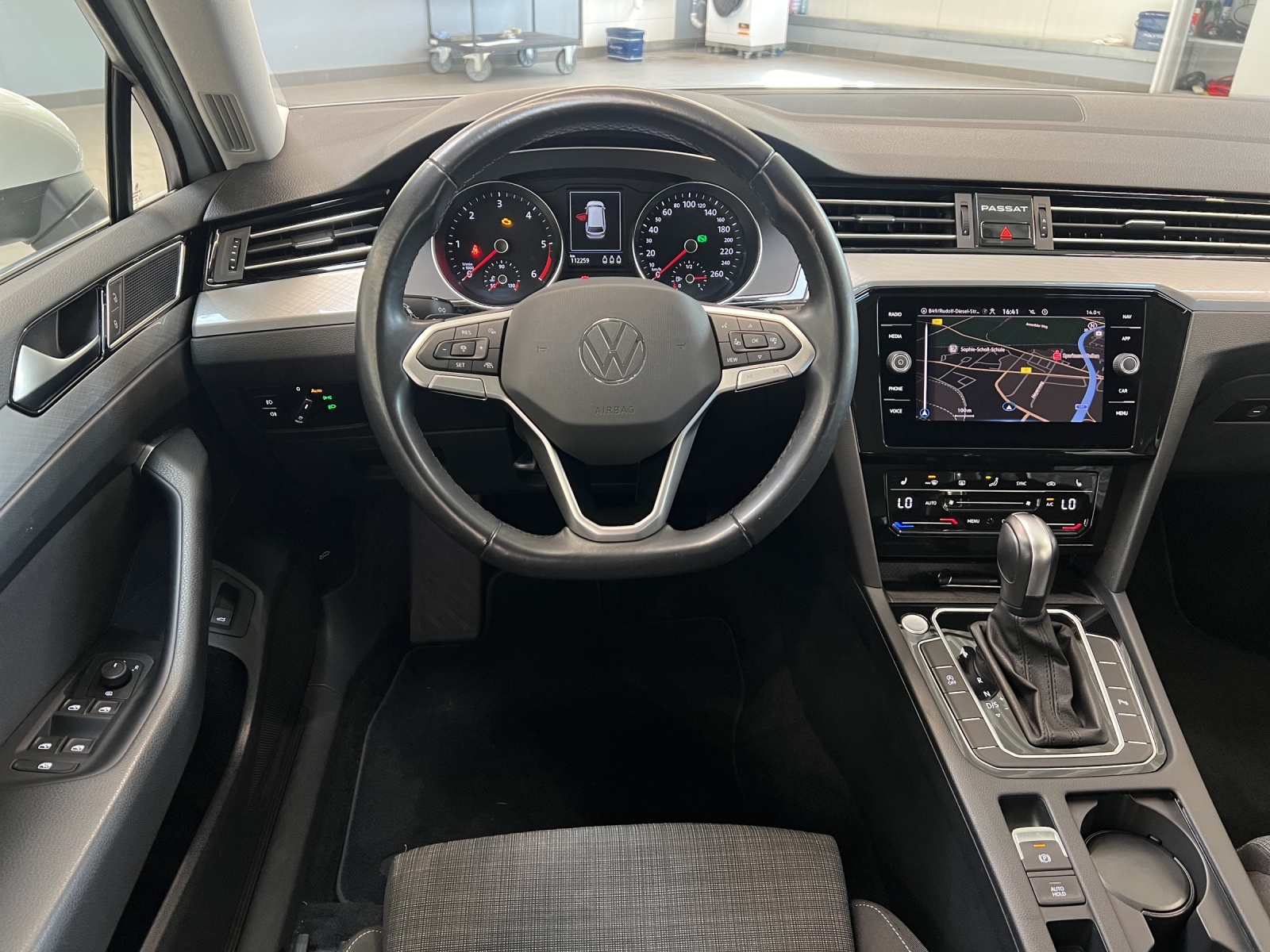 Passat Variant 2.0 TDI DSG Business LED TravelAssist Navi Rückkamera