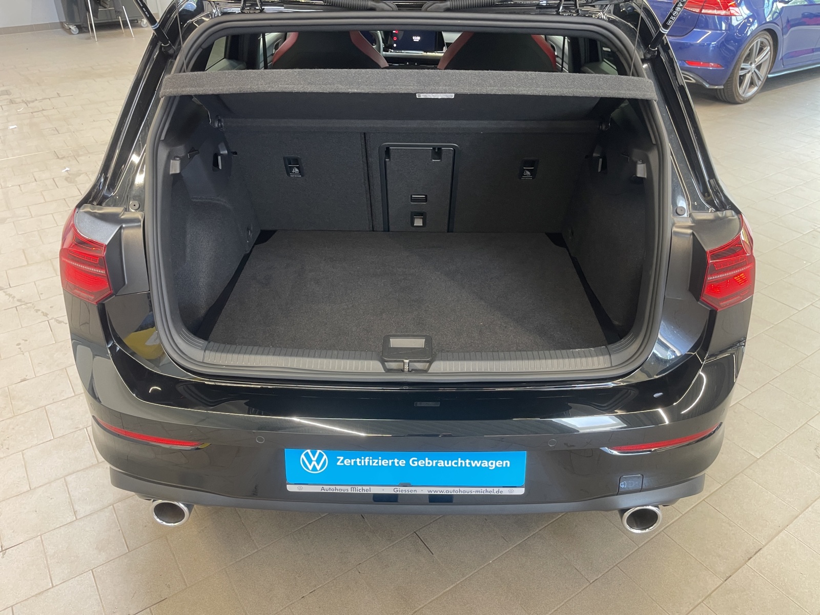 Golf VIII 2.0 TSI DSG GTI IQ-Light DCC HeadUp Navi Alu-19Zoll