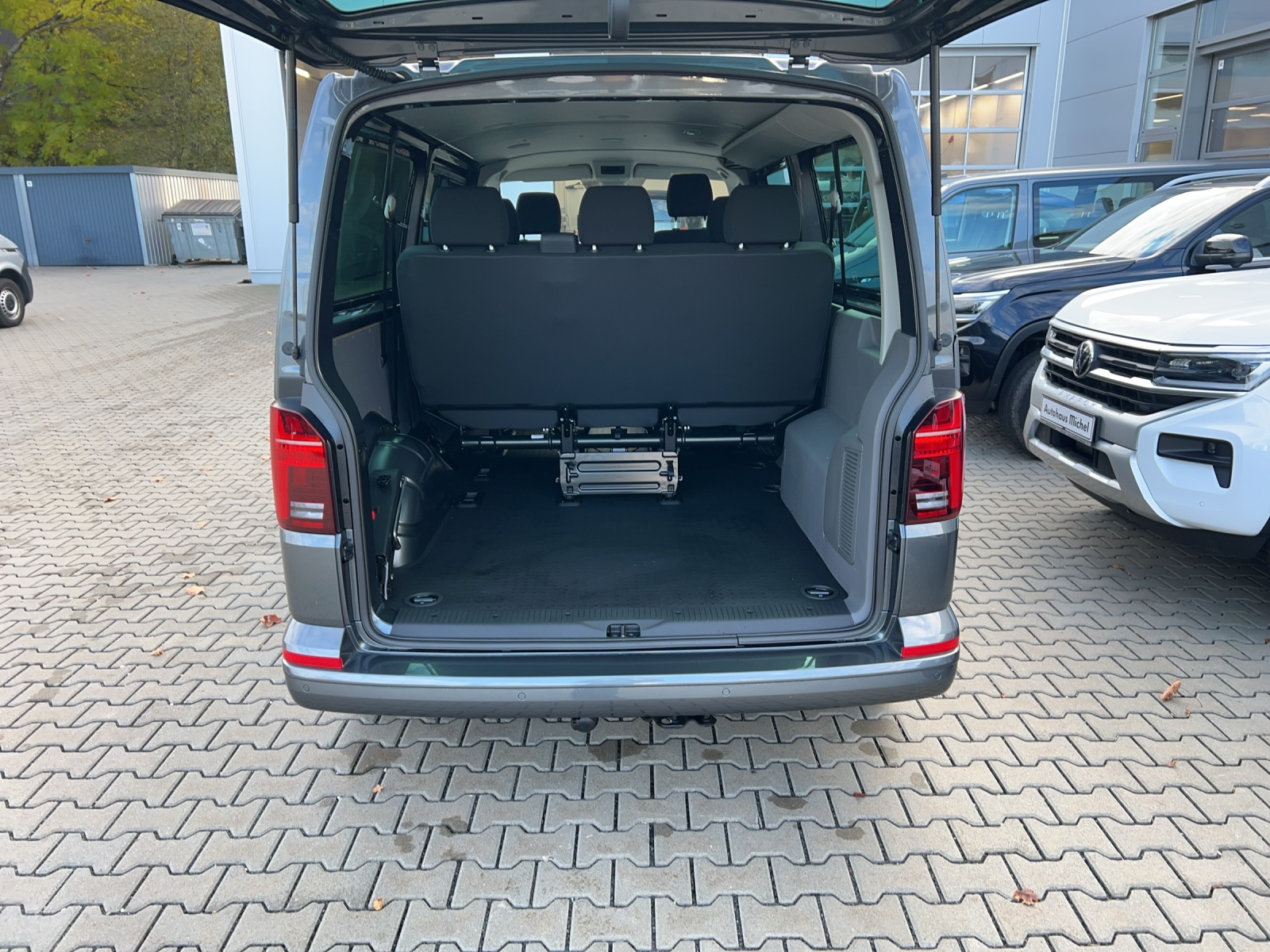 T6 Kombi 6.1 2.0 TDI LR AHK ACC LED Navi Alu Standheizug