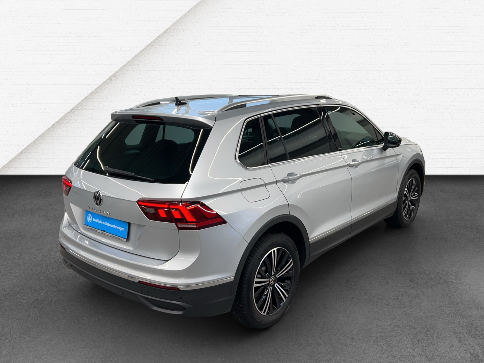 Tiguan 2.0 TDI DSG Move LED-Matrix Navi El.Klappe AHK 18Zoll-Alu