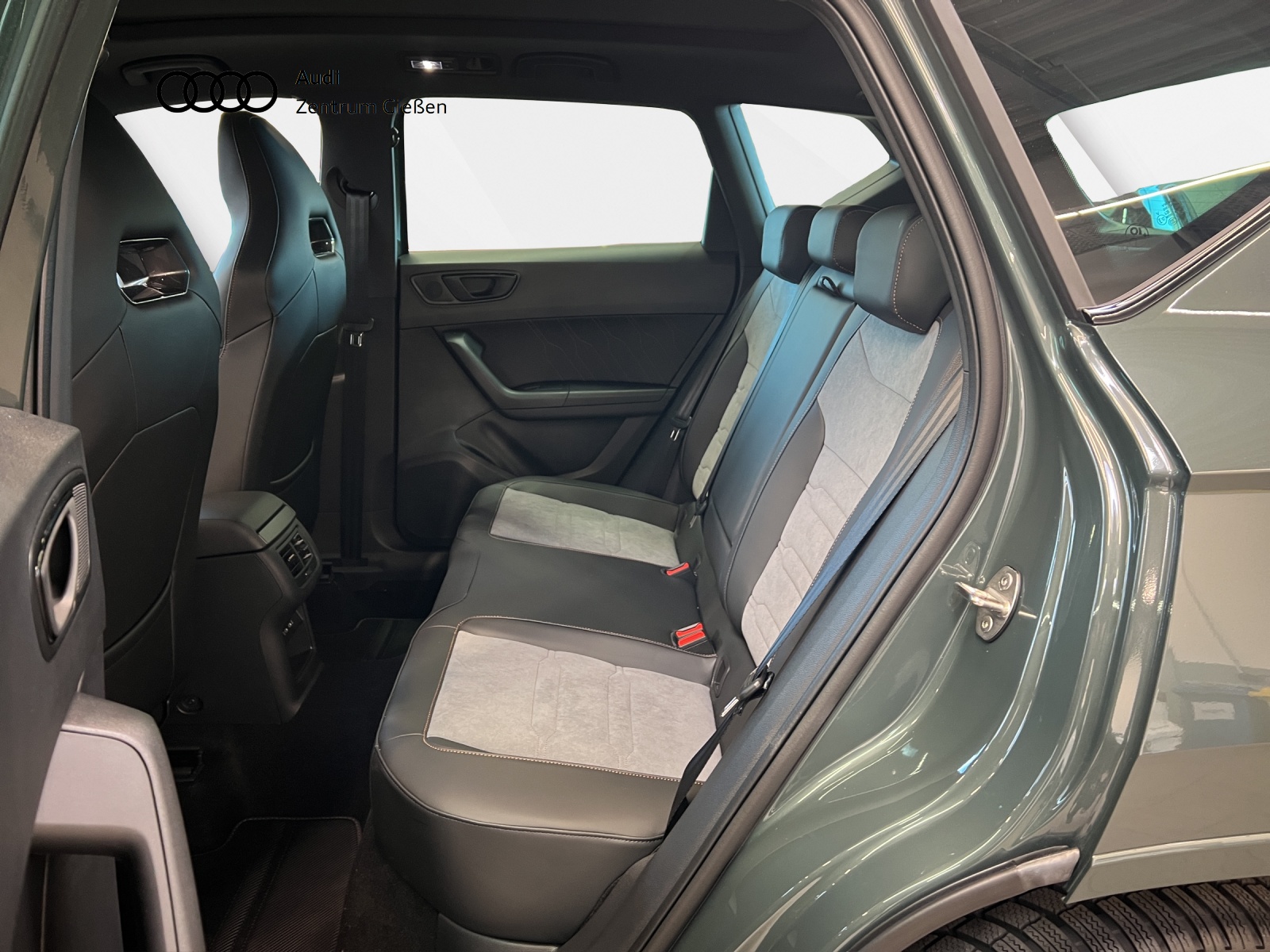 Ateca 2.0 TSI 4Drive VZ Tribe Edition Akrapovic PANO AHK