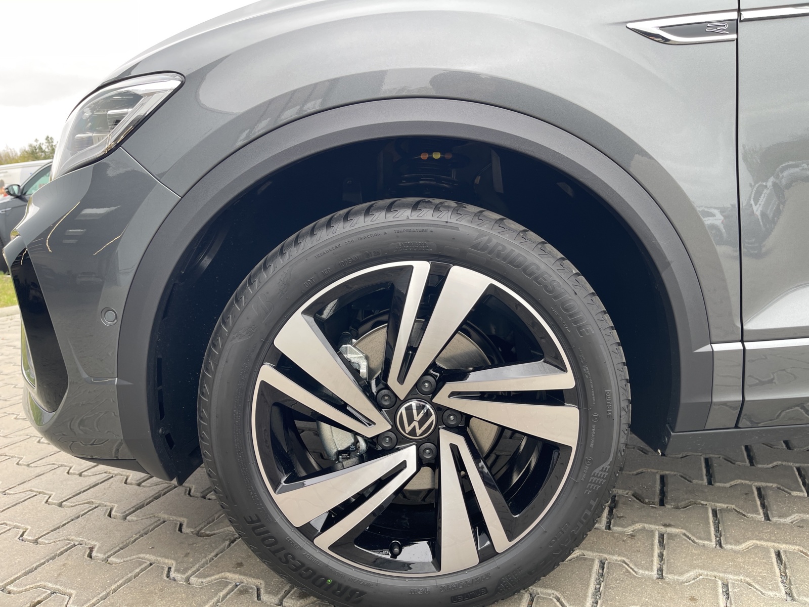 T-Roc 1.5 TSI DSG R-Line IQ-Light TravelAssist Panodach AHK