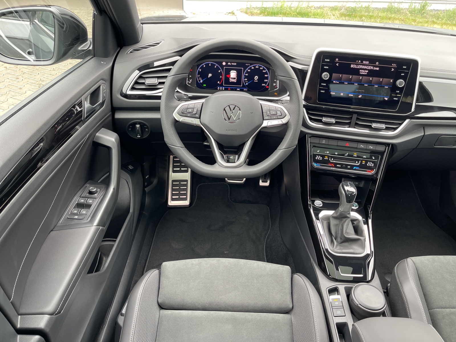T-Roc 1.5 TSI DSG R-Line IQ-Light TravelAssist Panodach AHK