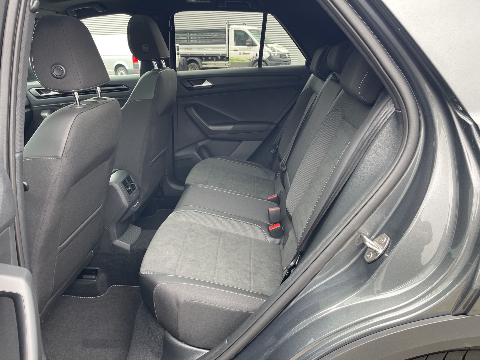 T-Roc 1.5 TSI DSG R-Line IQ-Light TravelAssist Panodach AHK