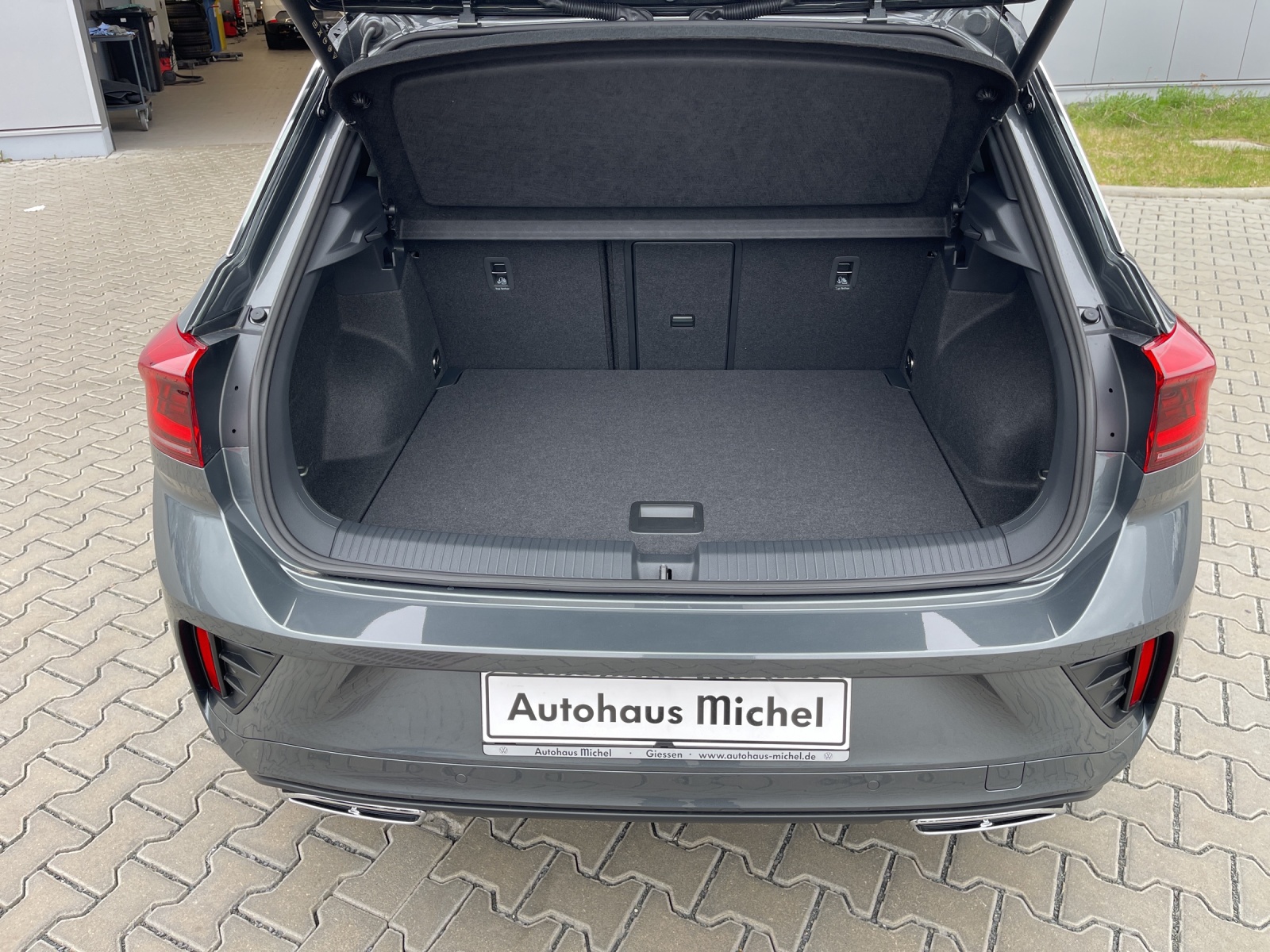 T-Roc 1.5 TSI DSG R-Line IQ-Light TravelAssist Panodach AHK