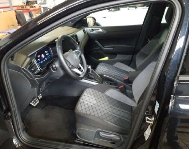 Taigo 1.5 TSI DSG R-Line IQ-Light Panodach Navi TravelAssist