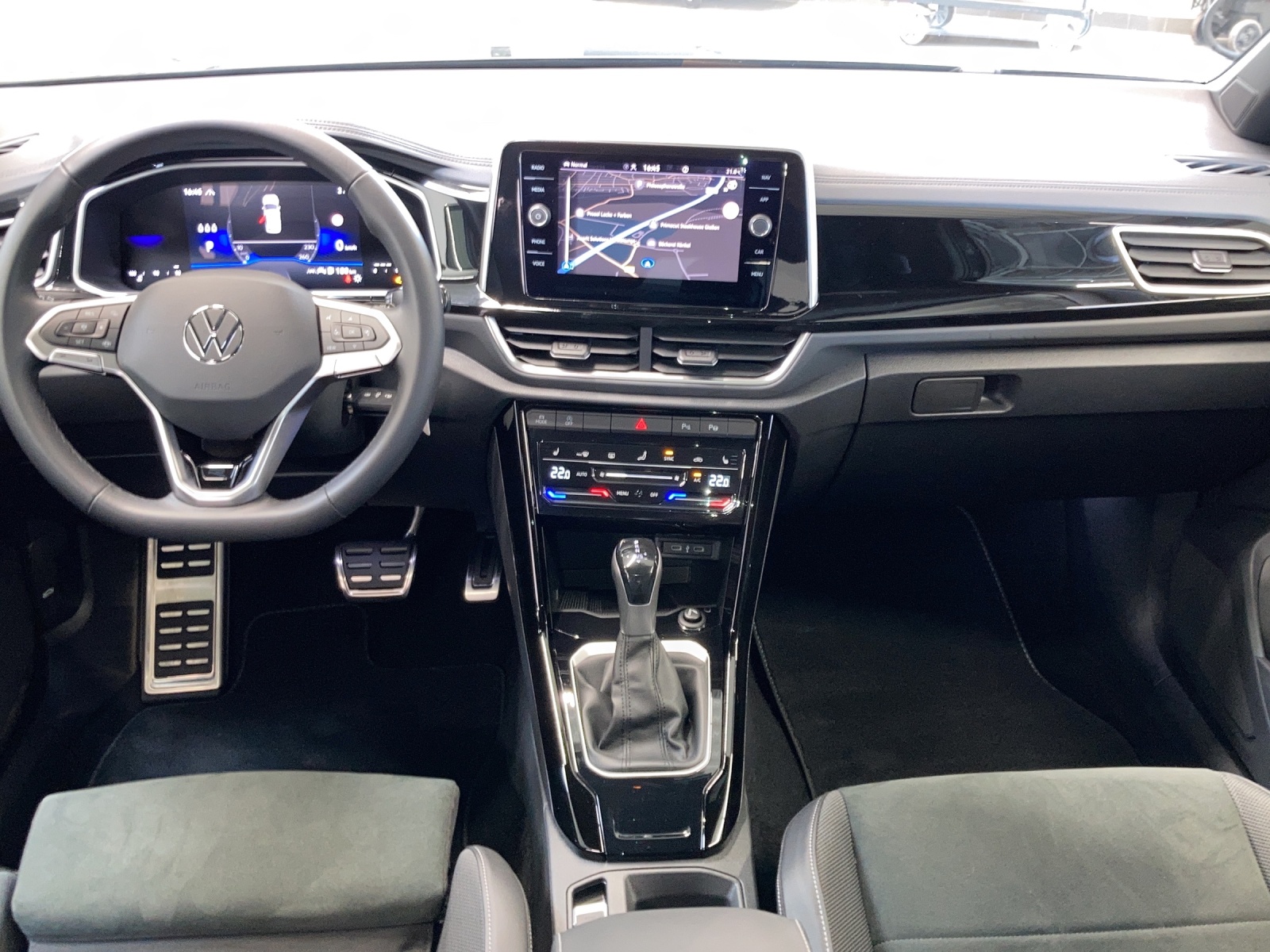 T-Roc 2.0 TDI DSG R-Line LED-Plus ACC Navi AHK