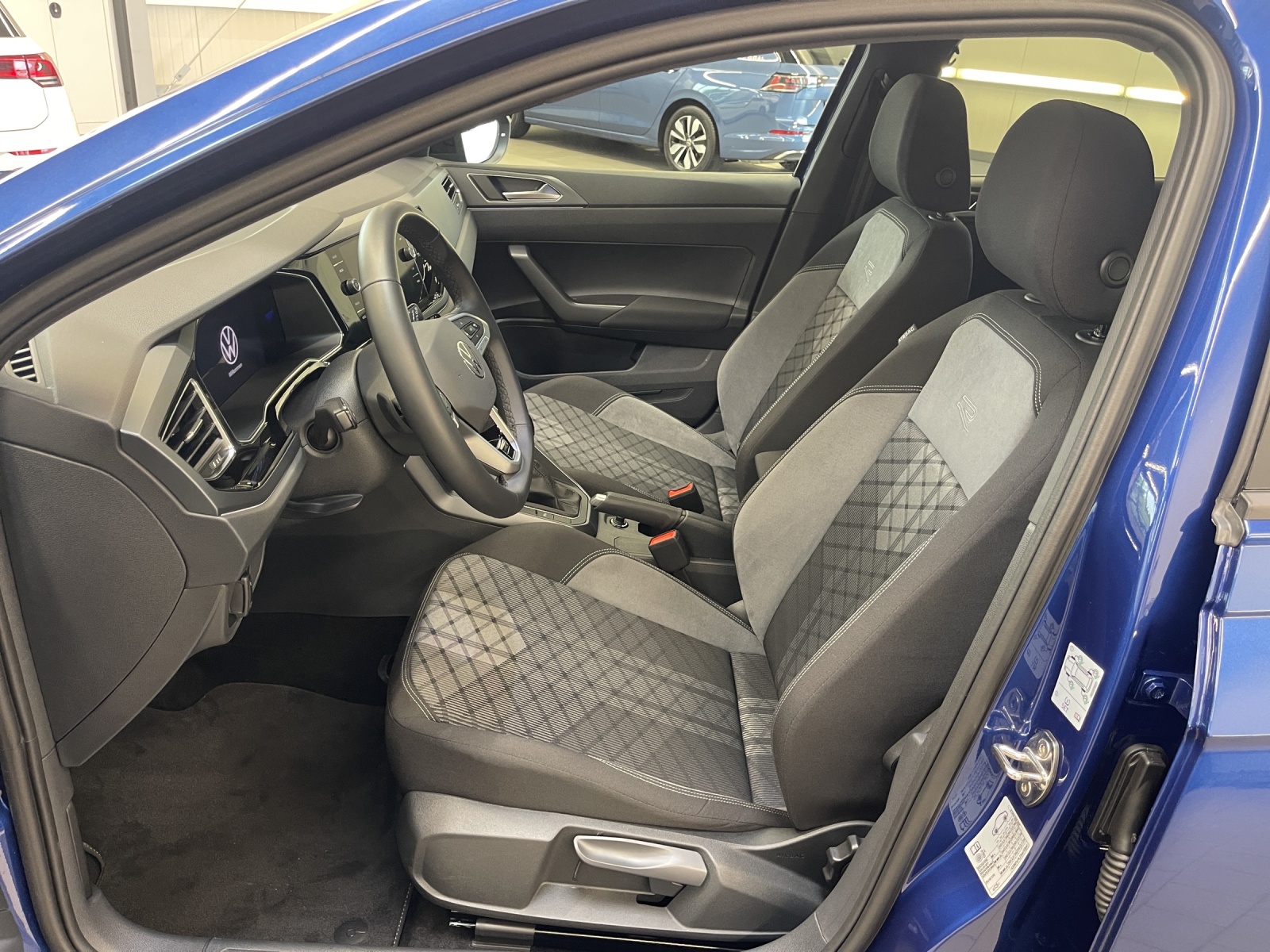 Taigo 1.5 TSI DSG R-Line IQ-Light TravelAssist Navi Rückkamera