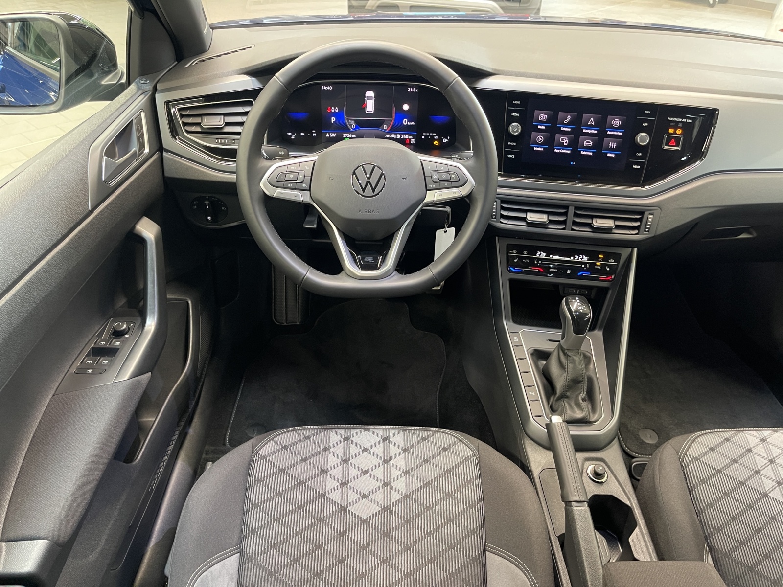 Taigo 1.5 TSI DSG R-Line IQ-Light TravelAssist Navi Rückkamera