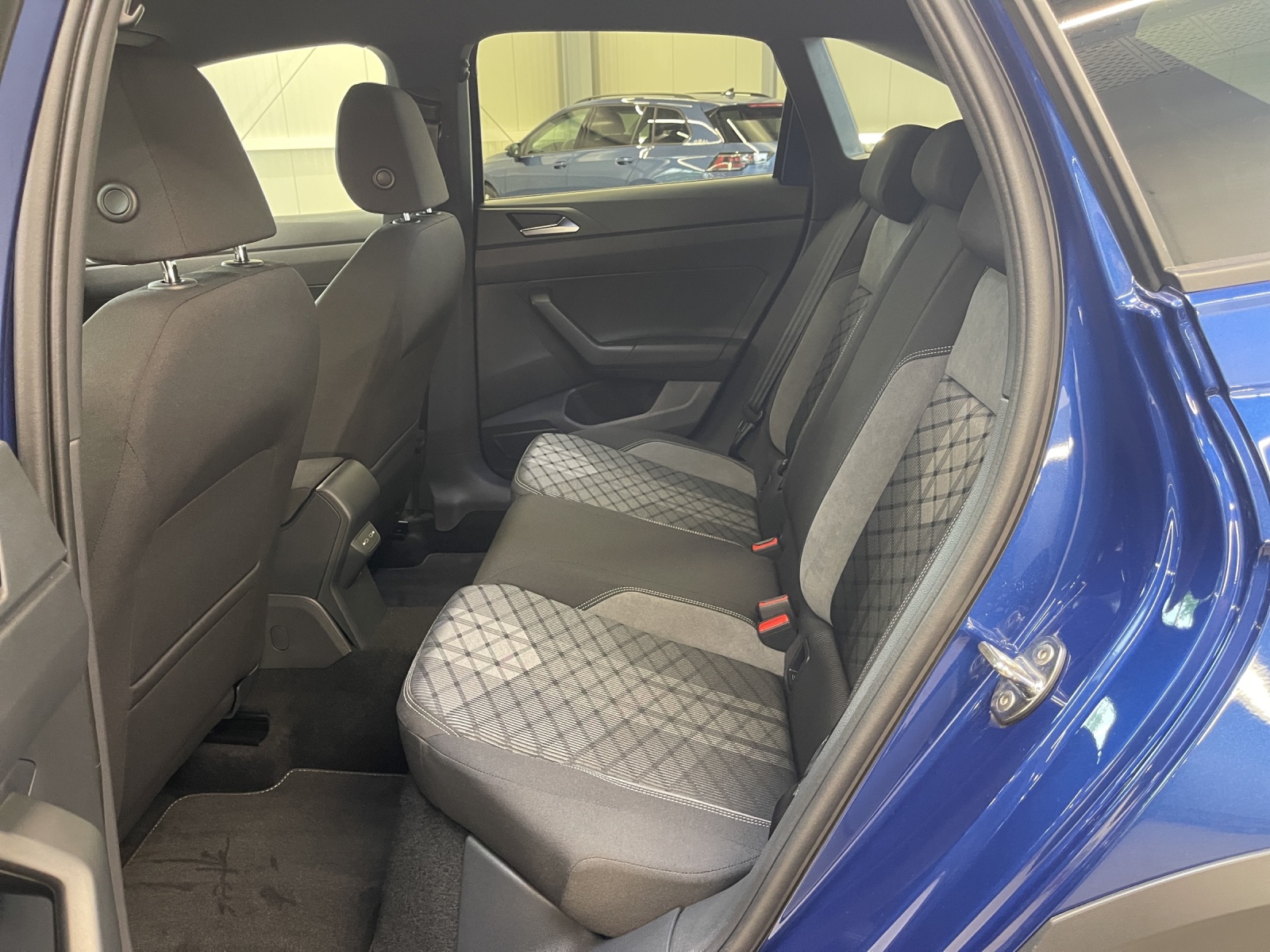 Taigo 1.5 TSI DSG R-Line IQ-Light TravelAssist Navi Rückkamera