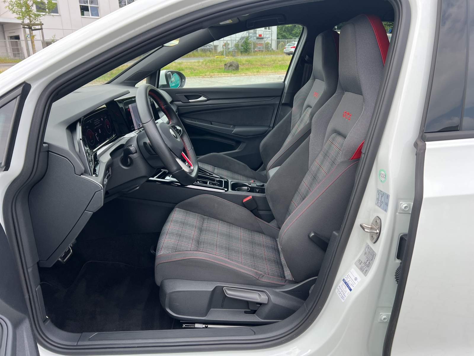 Golf VIII 2.0 TSI DSG GTI LED-Plus TravelAssist Navi Alu-18Zoll