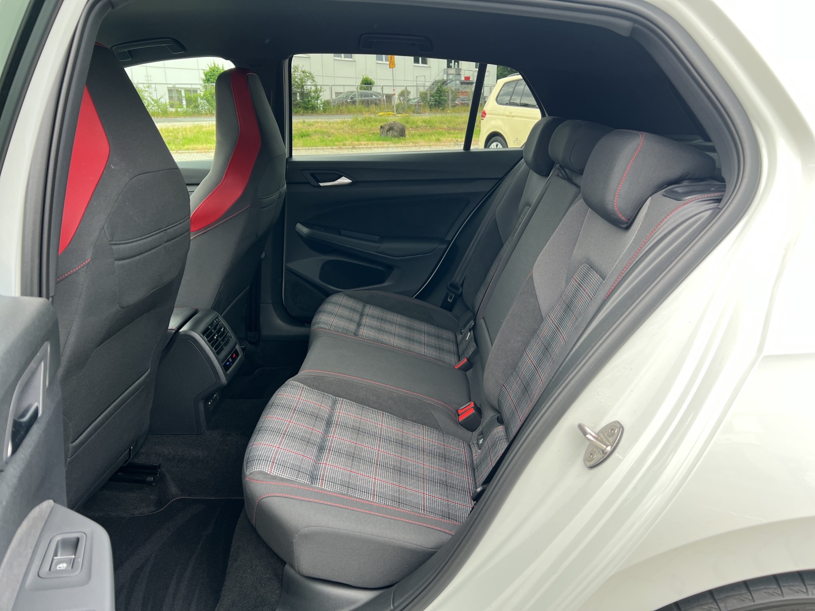 Golf VIII 2.0 TSI DSG GTI LED-Plus TravelAssist Navi Alu-18Zoll