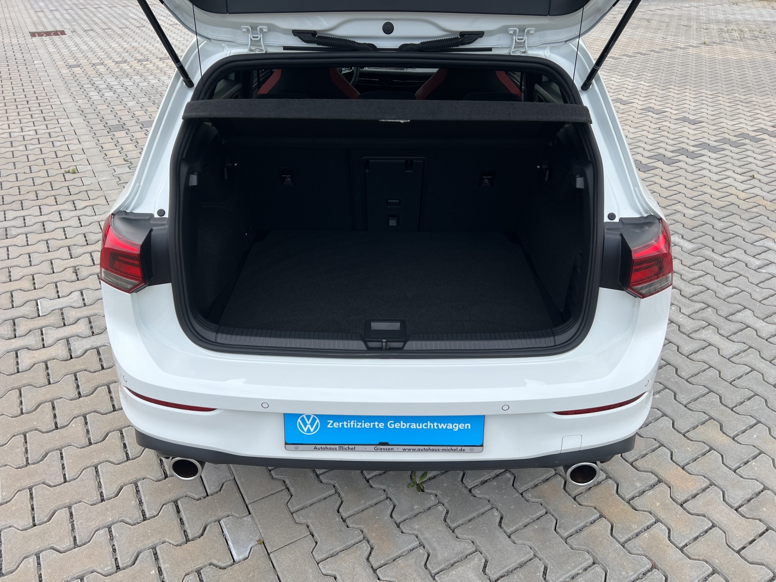Golf VIII 2.0 TSI DSG GTI LED-Plus TravelAssist Navi Alu-18Zoll