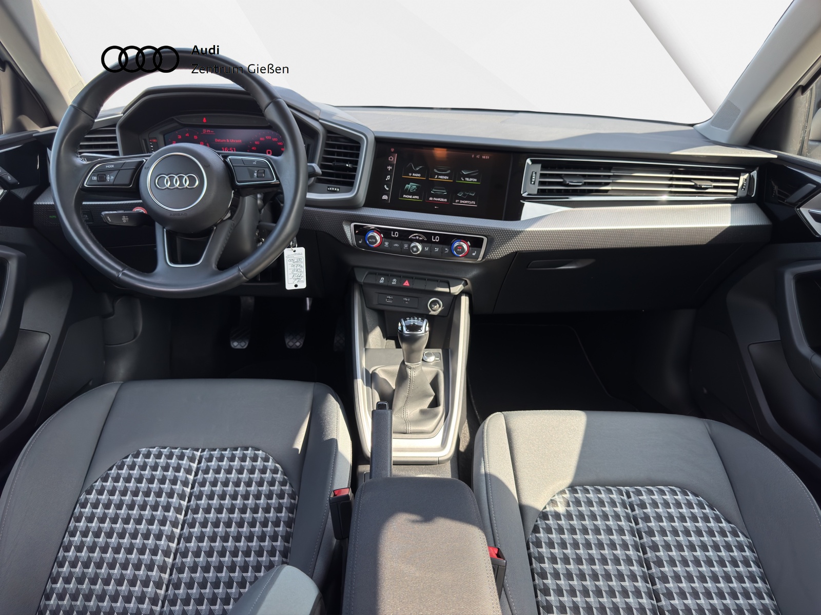 A1 Sportback 25 TFSI advanced smartphone interface Sitzheizung