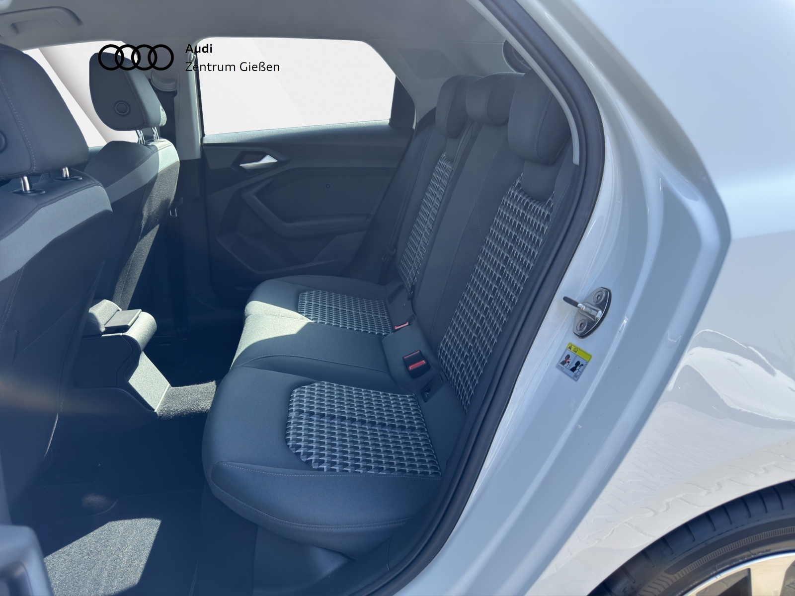 A1 Sportback 25 TFSI advanced smartphone interface Sitzheizung