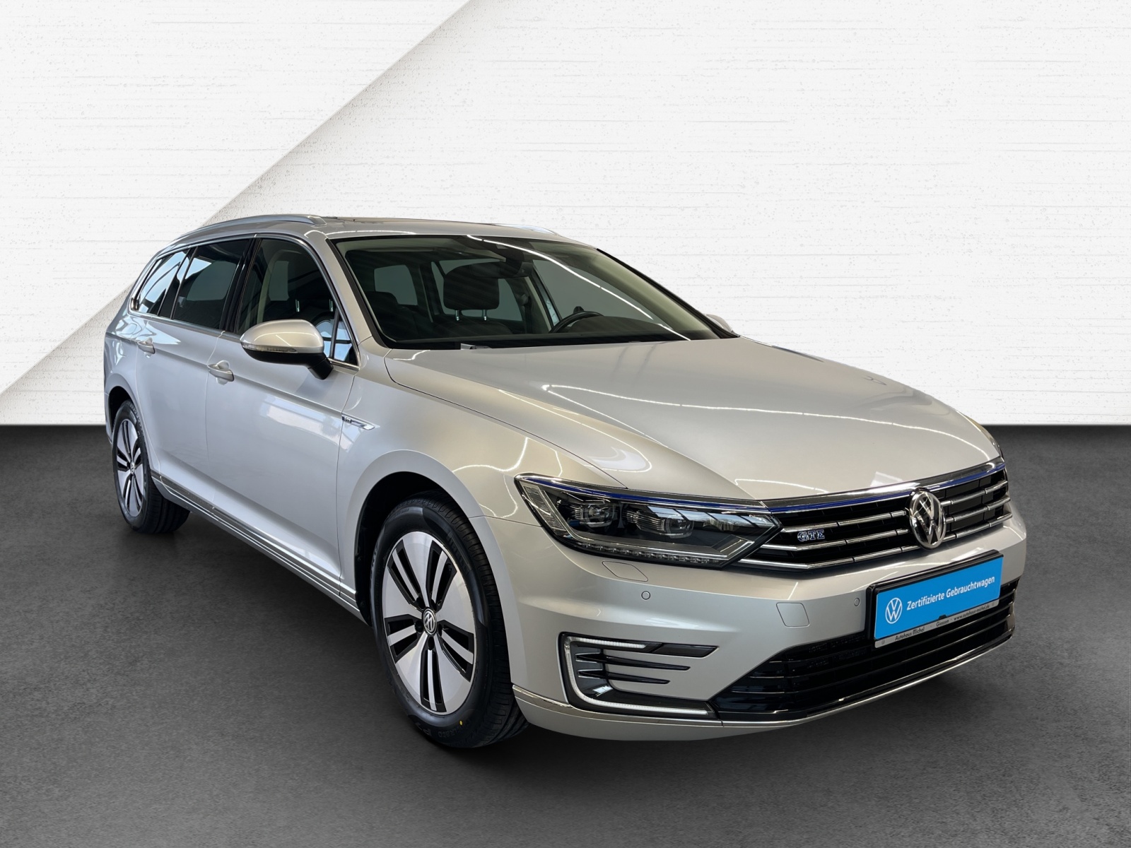 Passat Variant TSI Plug-In Hybrid DSG GTE ACC LED Panodach Navi AHK