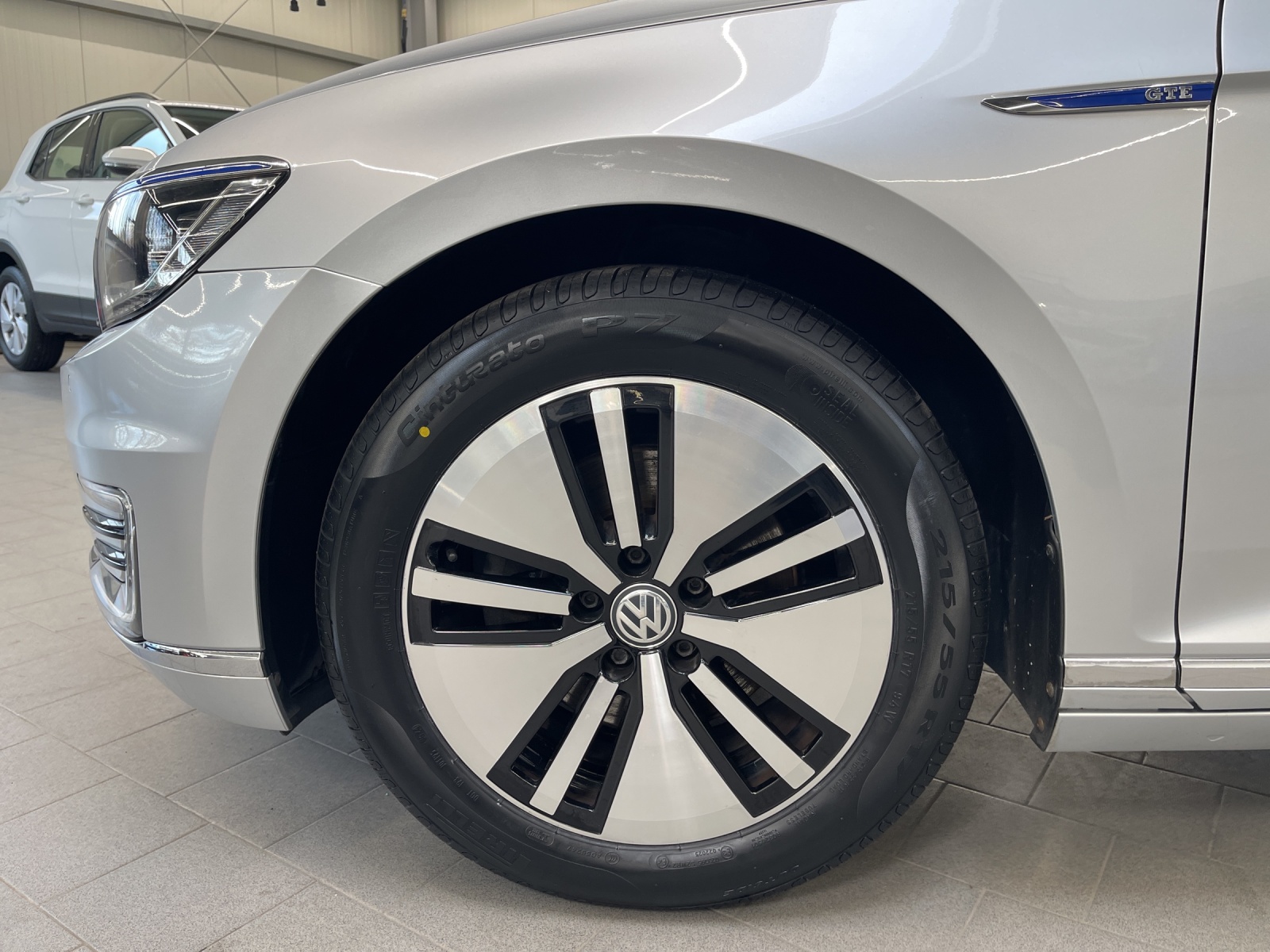 Passat Variant TSI Plug-In Hybrid DSG GTE ACC LED Panodach Navi AHK