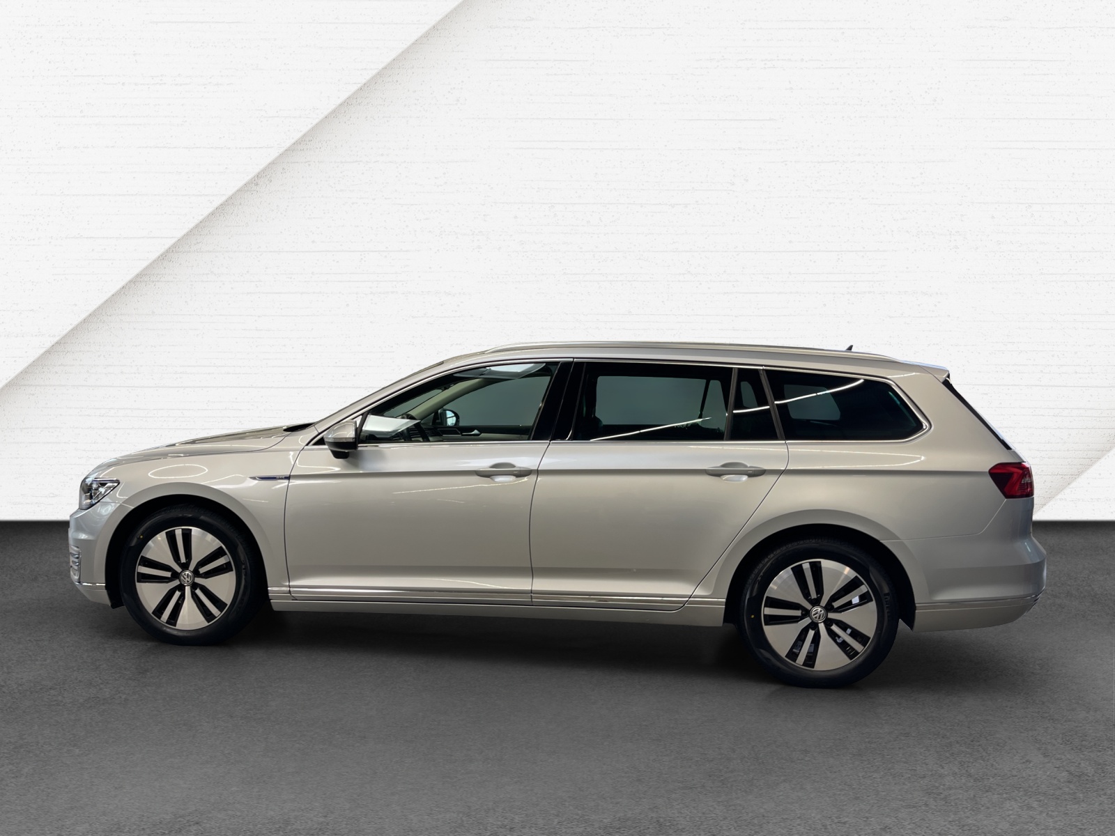 Passat Variant TSI Plug-In Hybrid DSG GTE ACC LED Panodach Navi AHK