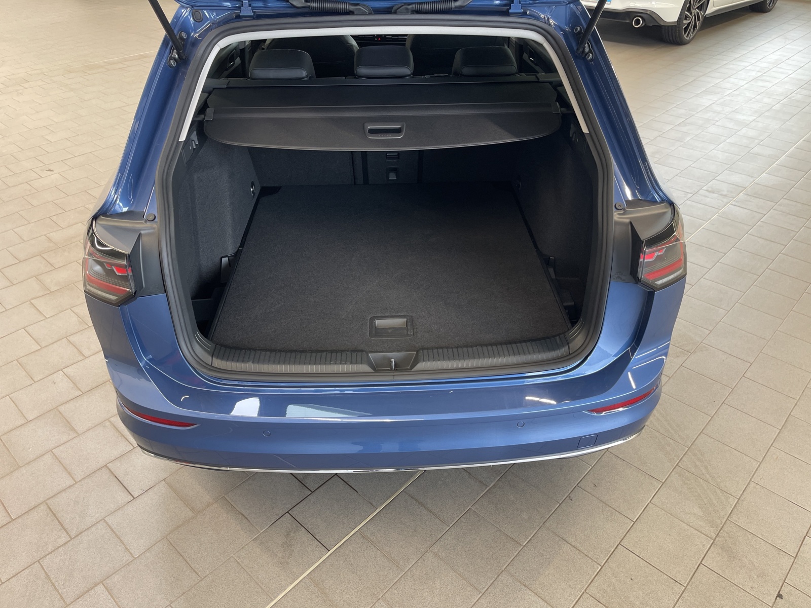 Golf VIII Variant 2.0 TDI DSG Goal IQ-Light TravelAssist Navi AHK