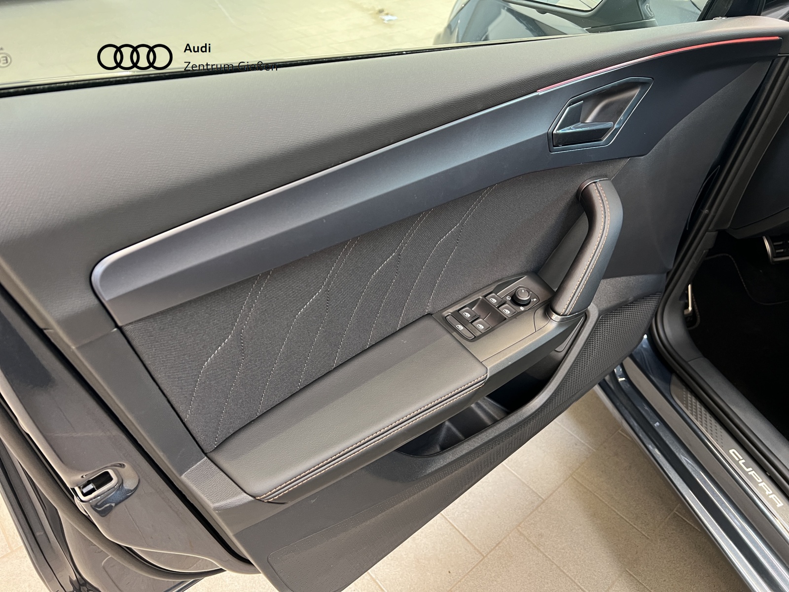 Leon Sportstourer 2.0 TDI DSG NEUES MODELL EDGE-Paket