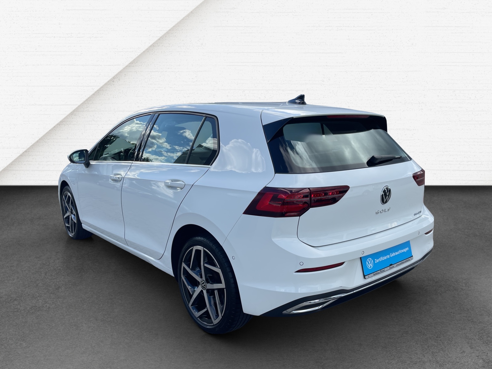 Golf VIII TSI Plug-In Hybrid DSG Style IQ-Light DCC Standheizung TravelAssist