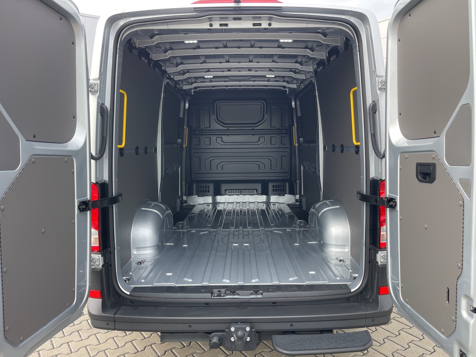 Crafter 35 Kasten 2,0 l AHK PDC Kamera