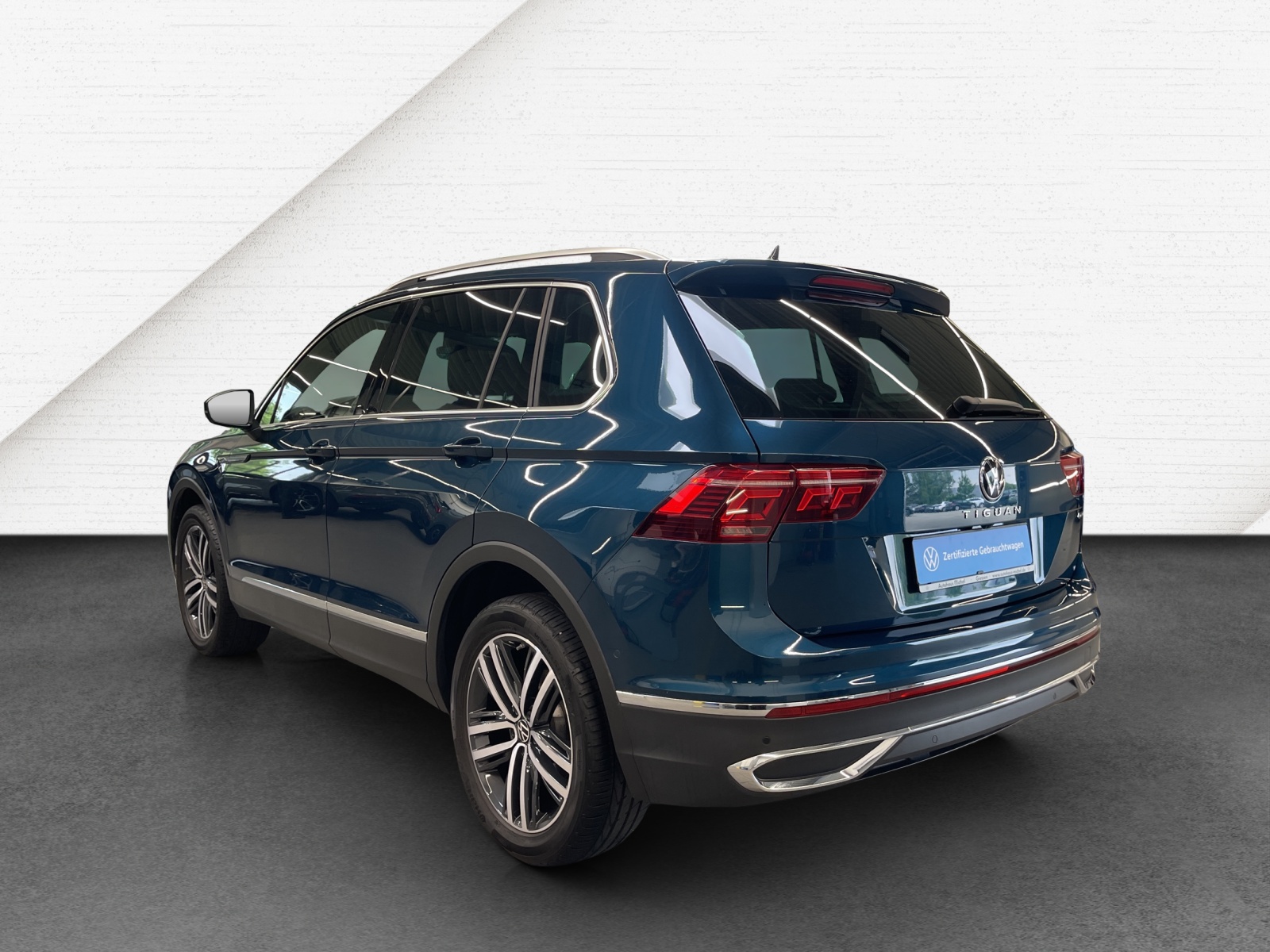 Tiguan 2.0 TDI DSG 4M Elegance IQ-Light HeadUp Panodach Navi Leder