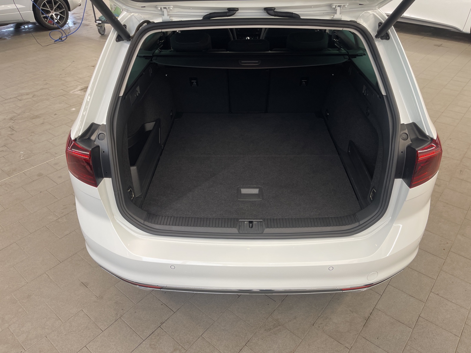 Passat Variant TSI Plug-In Hybrid DSG GTE IQ-Light TravelAssist Navi Rückkamera