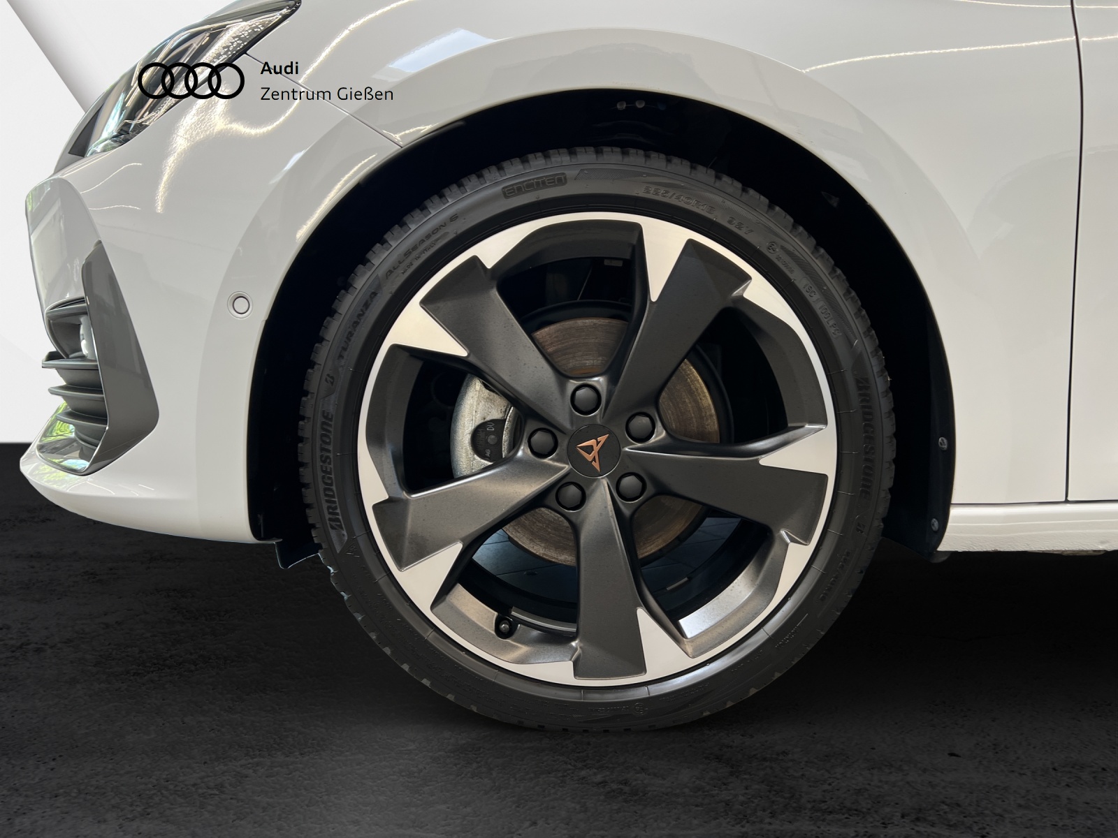 Leon Sportstourer 1.5 eTSI DSG Navi ACC Vision Plus