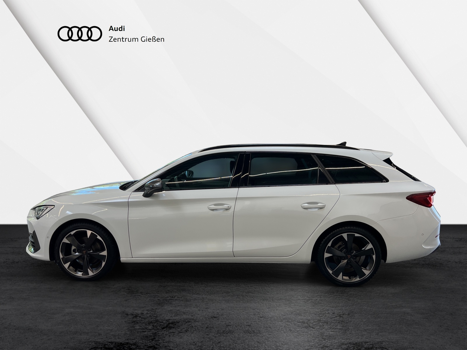 Leon Sportstourer 1.5 eTSI DSG Navi ACC Vision Plus