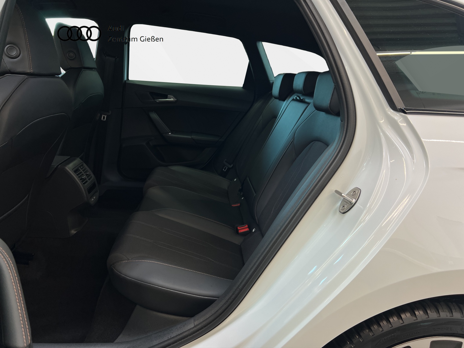 Leon Sportstourer 1.5 eTSI DSG Navi ACC Vision Plus
