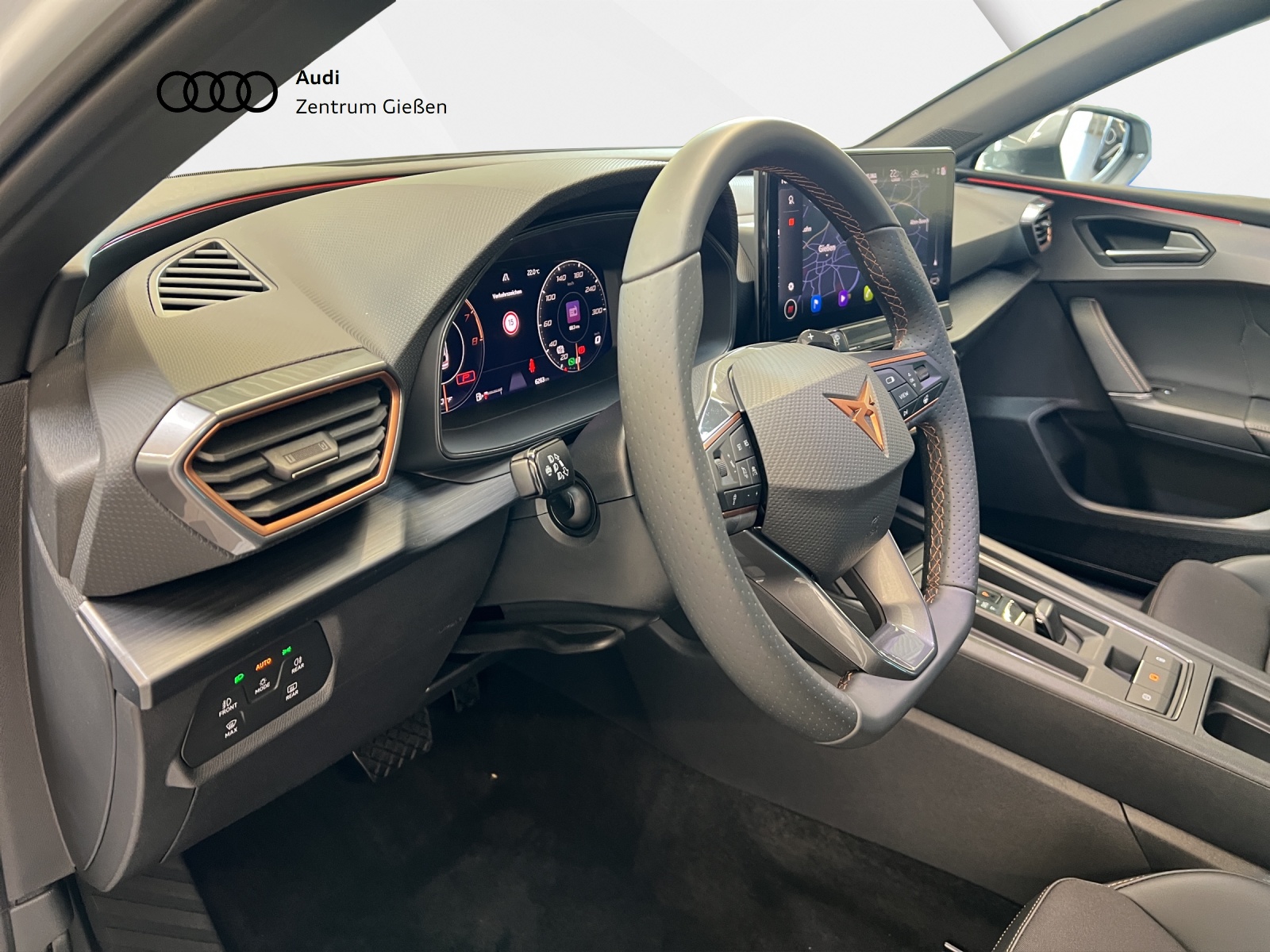 Leon Sportstourer 1.5 eTSI DSG Navi ACC Vision Plus
