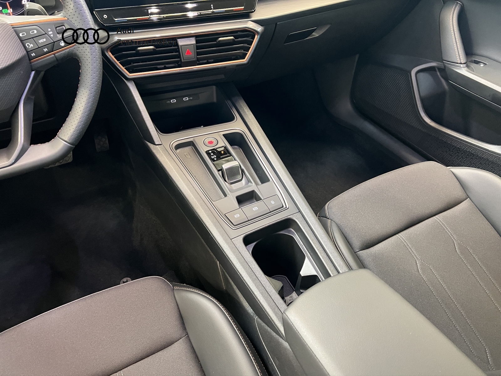 Leon Sportstourer 1.5 eTSI DSG Navi ACC Vision Plus