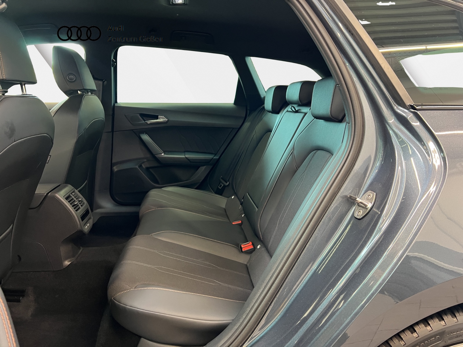 Leon Sportstourer 1.5 eTSI DSG Navi ACC Vision Plus