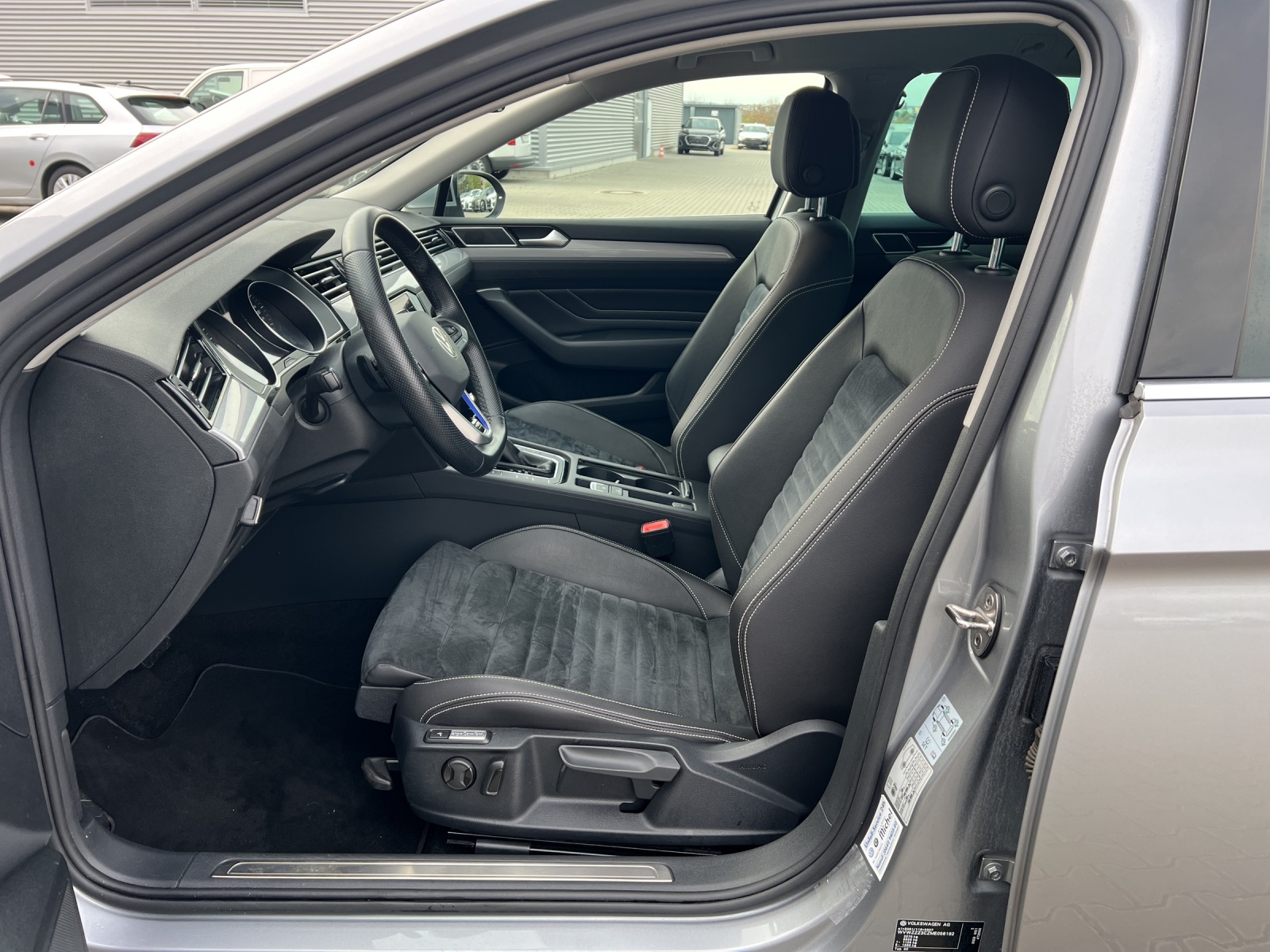 Passat Variant TSI Plug-In Hybrid DSG GTE IQ-Light TravelAssist Navi