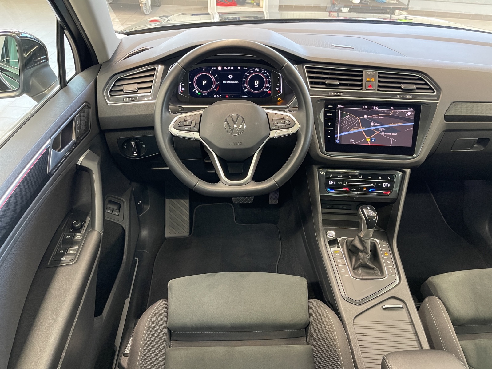 Tiguan TSI Plugin-Hybrid DSG Elegance IQ-Light TravelAssist Panodach Navi