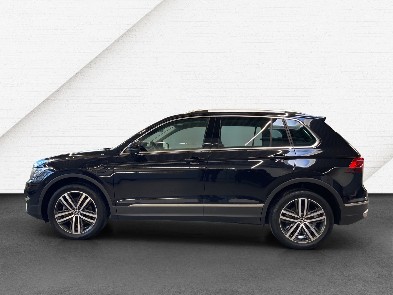 Tiguan TSI Plugin-Hybrid DSG Elegance IQ-Light TravelAssist Panodach Navi