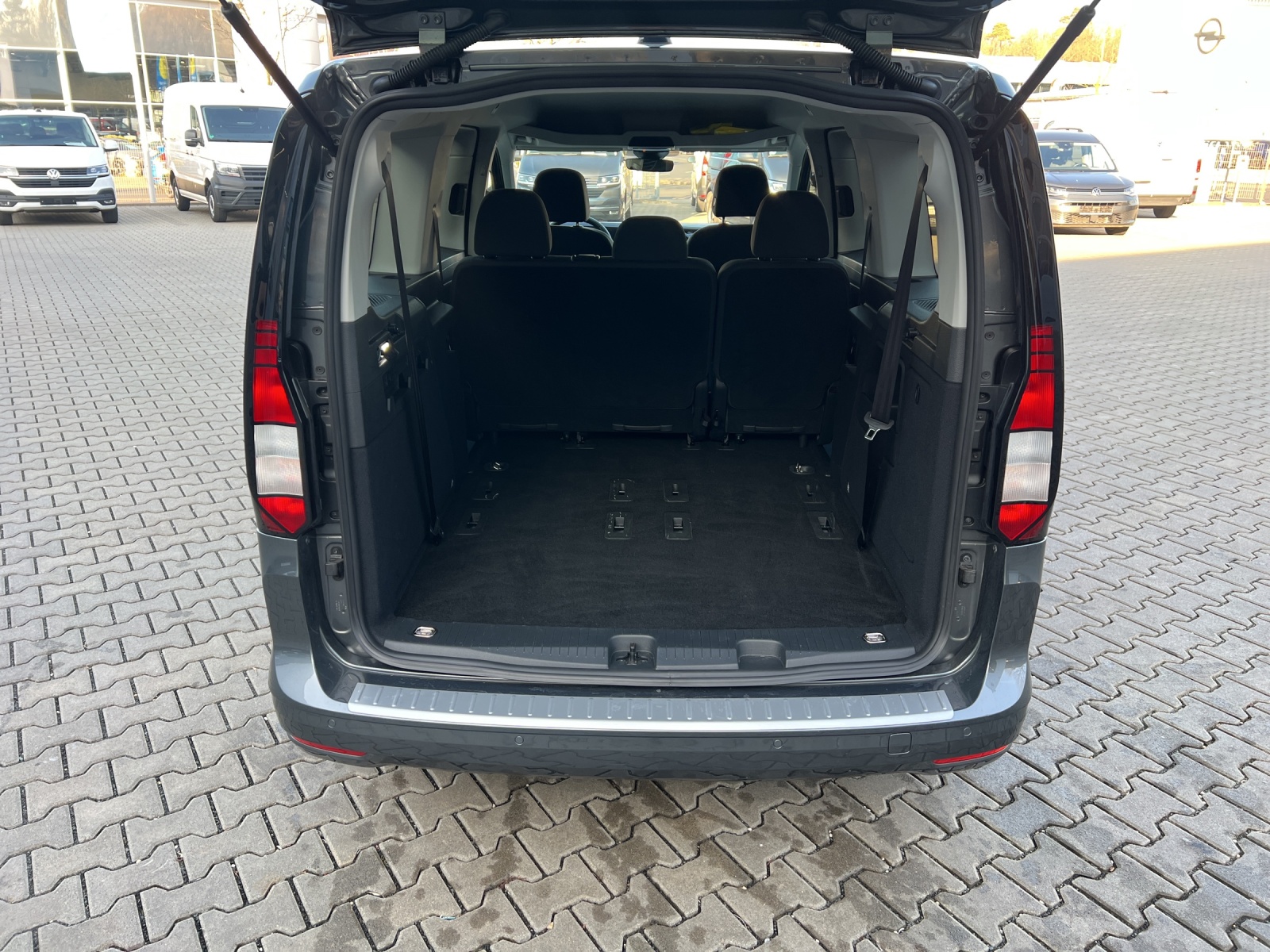 Caddy Maxi 1,5 TSI DSG Climatronik LED Navi 7 Sitzer Vorbereitung PDC