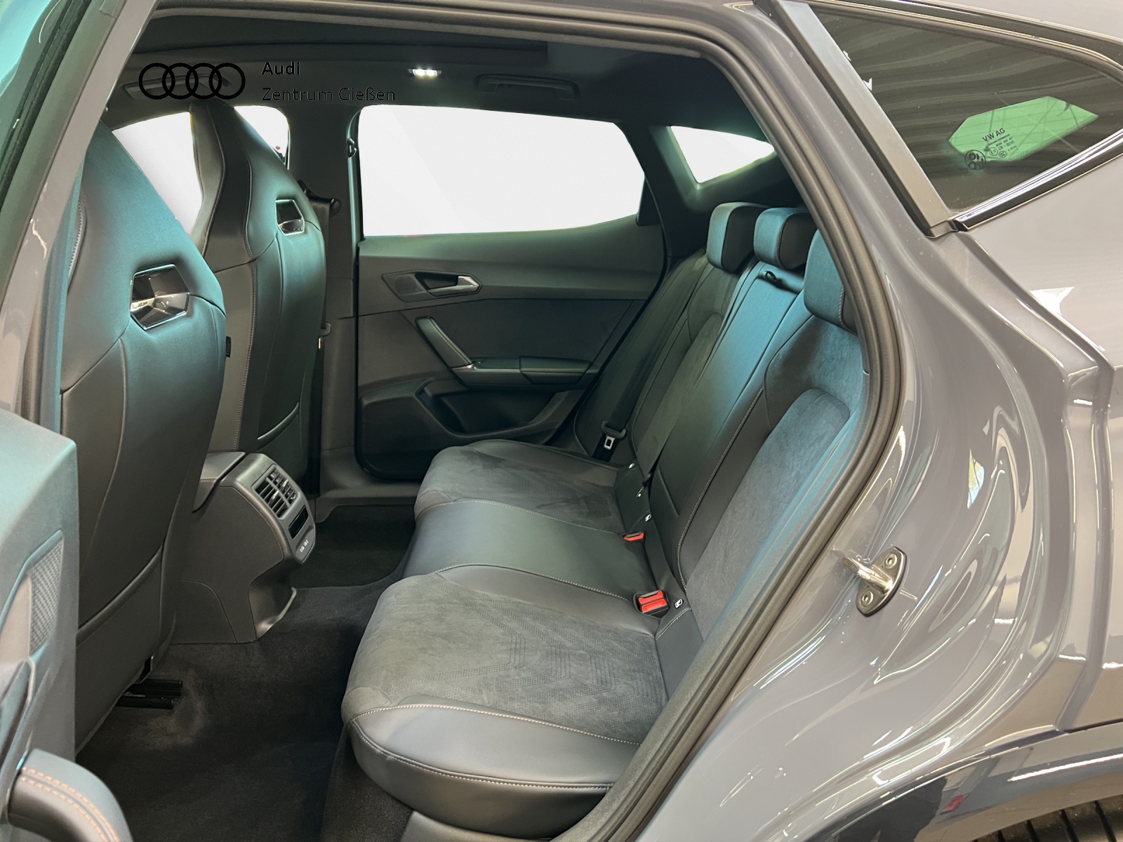 Formentor 2.0 TSI 4Drive DSG VZ PANO DCC ACC
